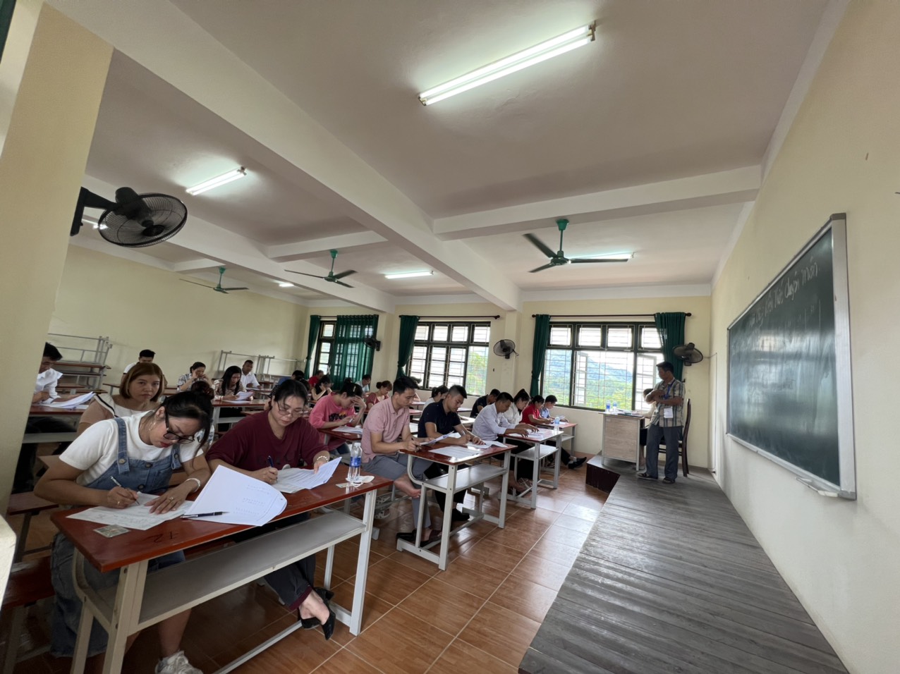 Thi chứng chỉ bất động sản